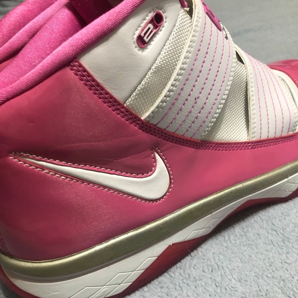 LeBron Zoom Generation 3 Breast Cancer Awareness - Picture 6 of 8